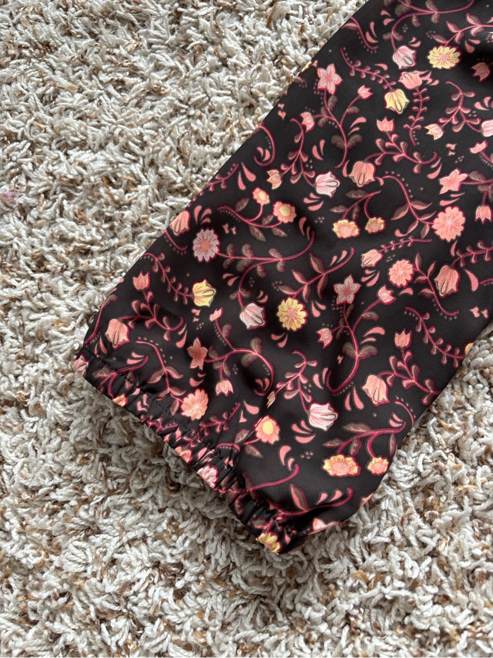 LC Lauren Conrad Floral V-Neck Blouse - Pink and Cream Size XL - Picture 3 of 13